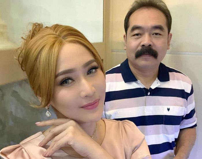 Inul Daratista bersama sang suami, Adam Suseno