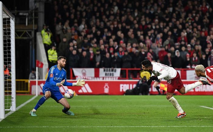 Gol sundulan Casemiro meloloskan Man United ke perempat final Piala FA usai kalahkan Nottingham Forest (28/2/2024).