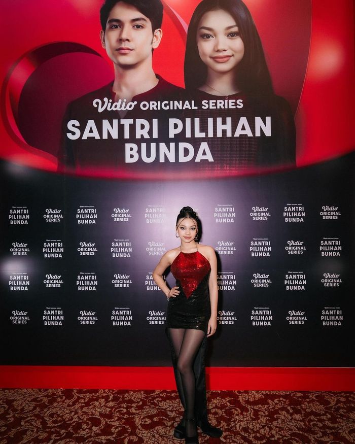 Naura Ayu dalam press conference series barunya.