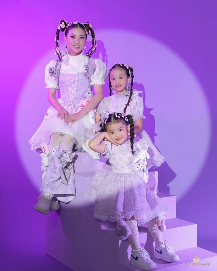 Pemotretan Sarwendah bersama Thalia dan Thania Putri Onsu.