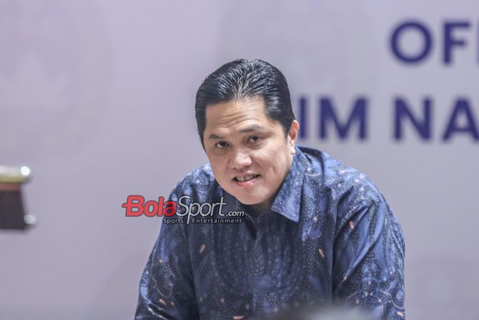 Ketua Umum PSSI, Erick Thohir, saat hadir di Menara Danareksa, Gambir, Jakarta Pusat, Kamis (14/3/2024) siang.