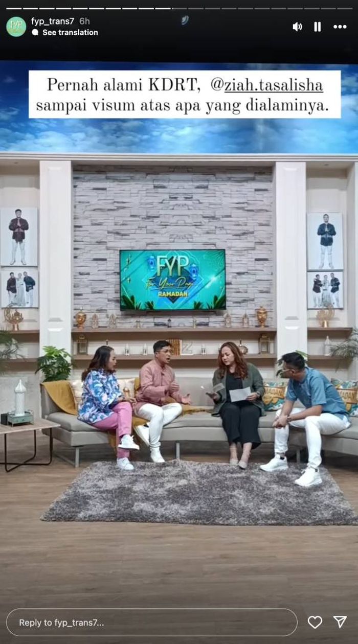 Azhiera memperlihatkan bukti KDRT yang dilakukan Kurnia Meiga, kepada Irfan Hakim dan Raffi Ahmad.