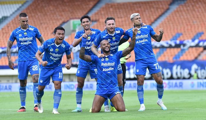 Selebrasi pemain Persib Bandung saat mengalahkan Persija Jakarta pada pekan ke-28 Liga 1 2023/2024.