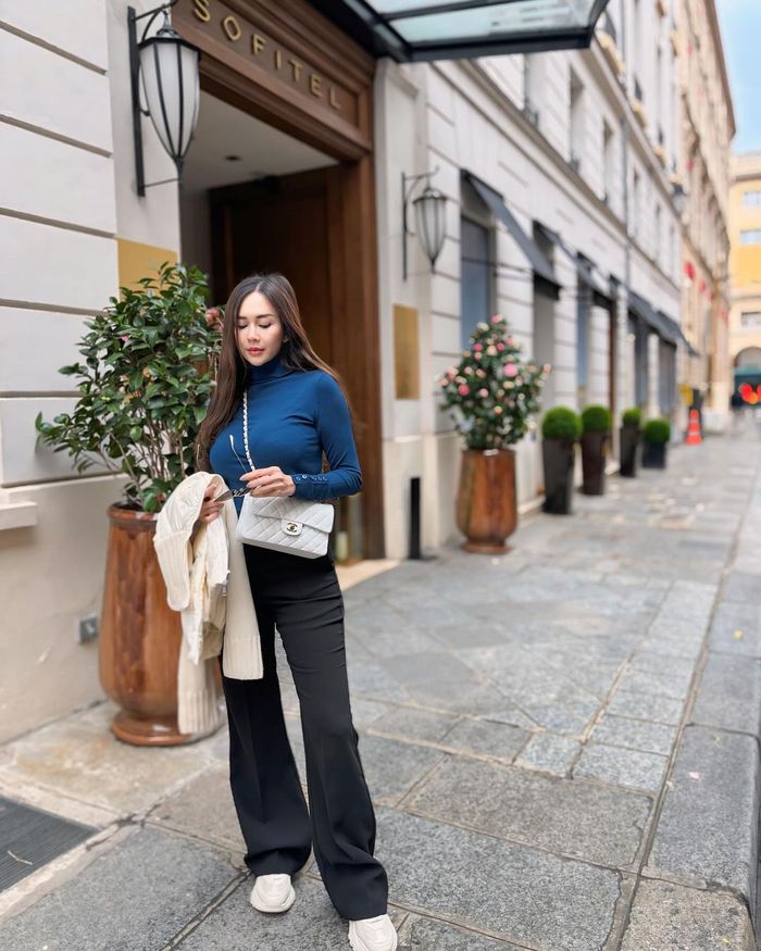 Koleksi tas Chanel Aura Kasih.