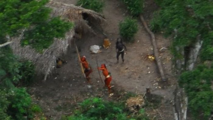 Suku Sentinel di Pulau Sentinel Utara terkenal sebagai salah satu suku paling terisolasi di dunia.