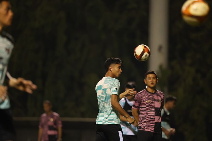 Marselino Ferdinan saat mengikuti latihan timnas Indonesia jelang lawan Vietnam di Kualifikasi Piala Dunia 2026 Zona Asia.