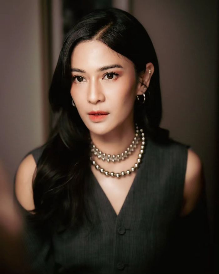 Potret cantik Dian Sastrowardoyo.