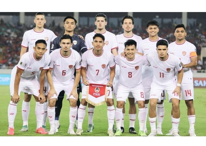 Skuad timnas Indonesia saat menghadapi Vietnam di Stadion National My Dinh, Hanoi, Selasa (26/3/2024).