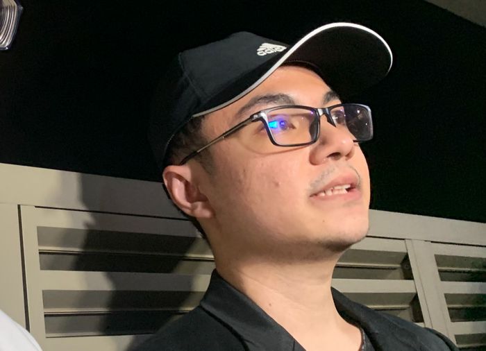 Ronald, kakak Melitha Sidabutar saat ditemui di Rumah Duka Carolus, Jakarta Pusat, Senin (8/4/2024).