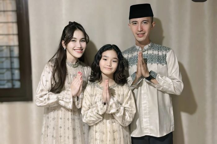 Ayu Ting Ting bersama rayakan Lebaran 2024 bersama Muhammad Fardhana.