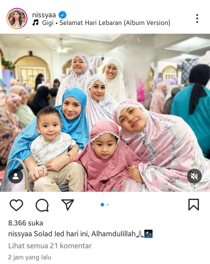 Nisya Ahmad melaksanakan salat Ied bareng Nagita Slavina dan kerabatnya