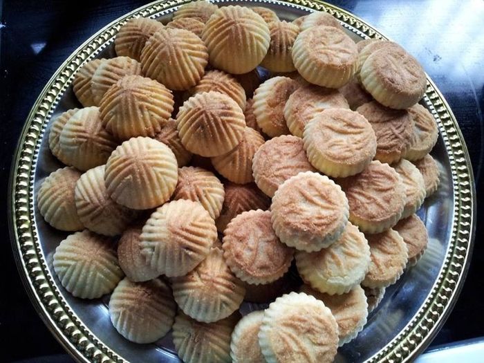 Dalam sejarah Mesir, Kahk telah disajikan sejak zaman Firaun. Kue yang lezat ini menjadi kue khas yang disajikan setiap Idulfitri.