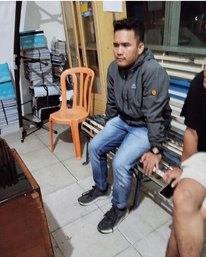 Teuku Rifnu Wikana membongkar identitas dari pelaku penabrakan anak dan keponakannya.