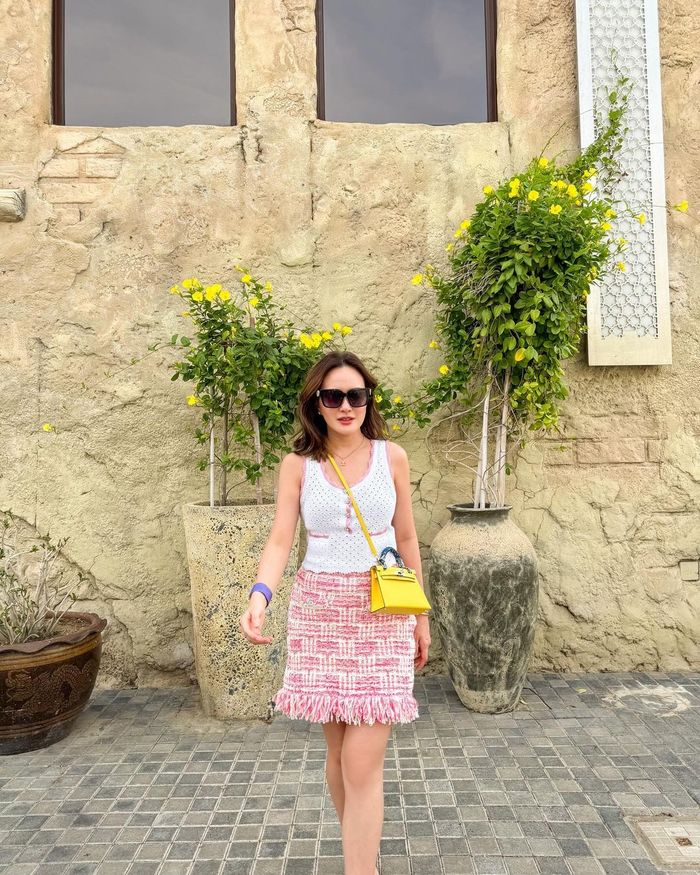 Tas Hermes Kelly 20 warna kuning yang dibawa Shandy Aulia.