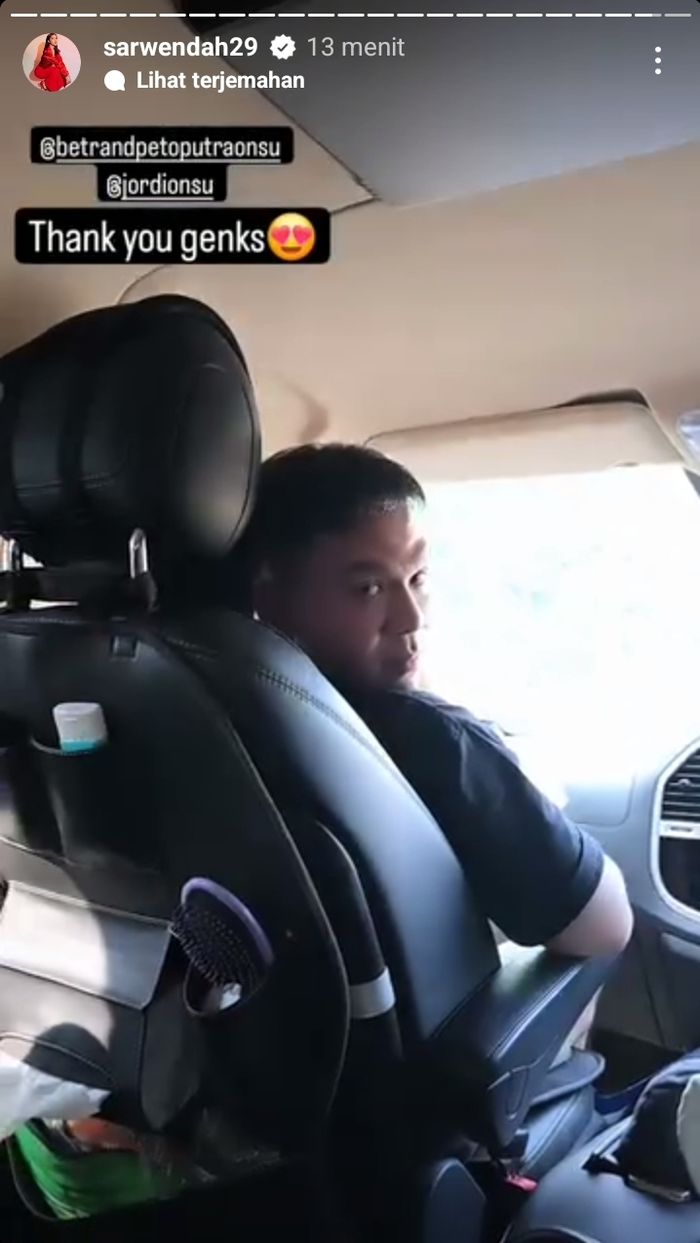 Sarwendah dijemput oleh Jordi Onsu usai jalani operasi sinus.