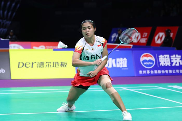 Aksi Gregoria Mariska Tunjung saat turun pada partai pertama Indonesia Vs Jepang di laga terakhir babak penyisihan Grup C Uber Cup 2024, Rabu (1/5/2024)