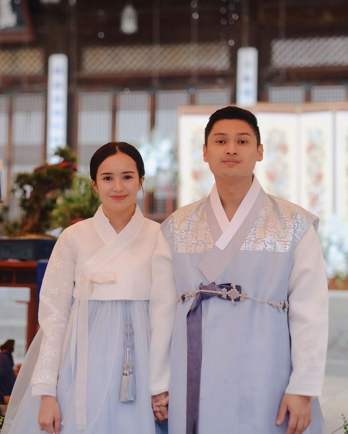 Beby Tsabina dan tunangannya, Rizki Natakusumah.