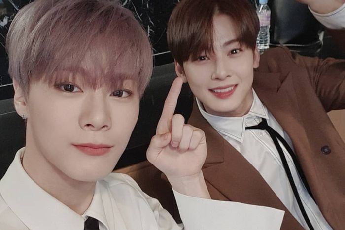 Moonbin dan Cha Eunwoo ASTRO