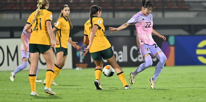 Suasana pertandingan Australia vs Jepang di Stadion Kapten I Wayan Dipta, Gianyar, Bali, Jumat (10/5/2024)