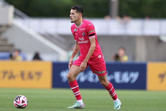 Justin Hubner saat tampil untuk Cerezo Osaka