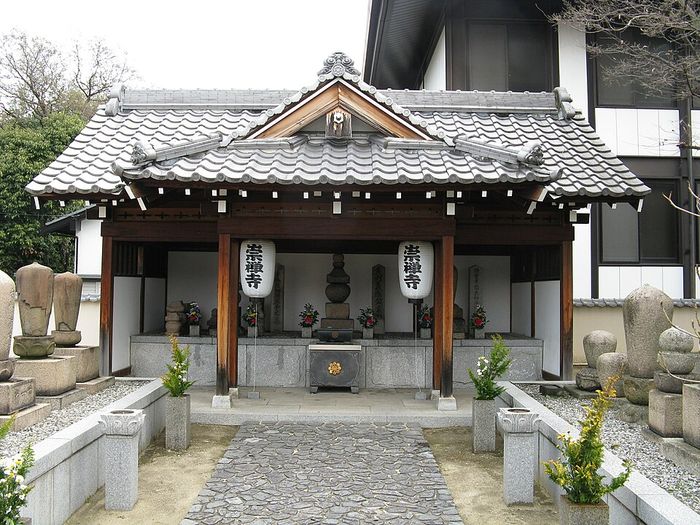 Makam Hosokawa Gracia di Kuil Hozenji, Osaka. Dia adalah sosok penting dalam sejarah Kekristenan di Kekaisaran Jepang pada akhir abad ke-16.