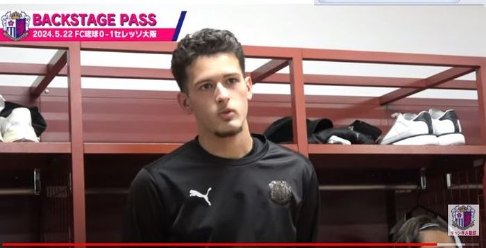 Pemain timnas Indonesia, Justin Hubner ternyata sudah meminta maaf kepada seluruh rekannya di Cerezo Osaka usai mendapat kartu merah saat lawan Ryukyu FC di J-League Cup 2024 pada Selasa (22/5/2024).