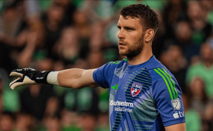 Kiper Indonesia, Maarten Paes, saat membela FC Dallas.