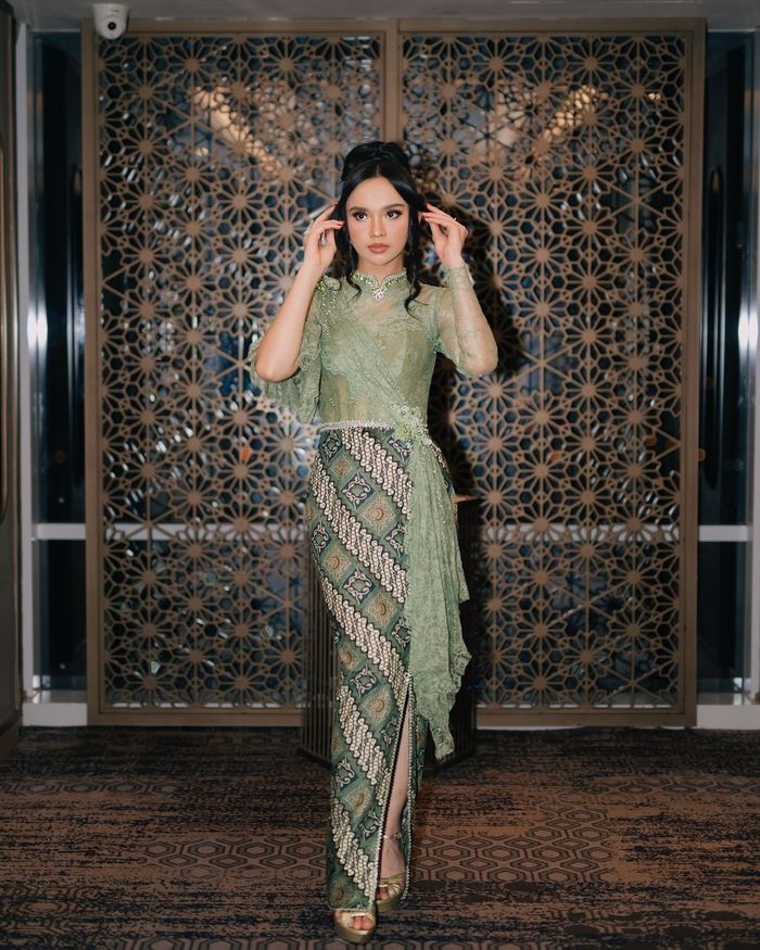 Tampilan kebaya modern Lyodra Ginting.