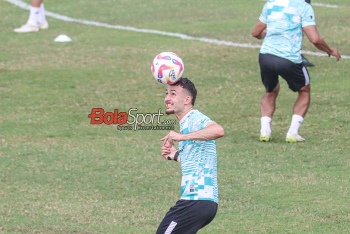 Ivar Jenner sedang berlatih bersama timnas Indonesia di Lapangan B, Senayan, Jakarta, Selasa (28/5/2024).