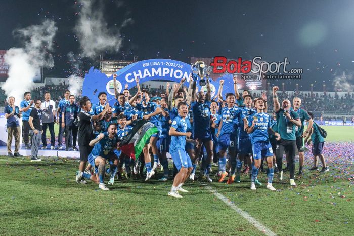 Perayaan juara Persib Bandung di Stadion Gelora Bangkalan, Madura, Jawa Timur, Jumat (31/5/2024).