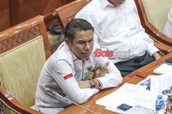 Sekretaris Jendral (Sekjen) PSSI, Yunus Nusi, saat hadir dalam sidang Komisi III DPR RI di Gedung DPR RI, Senayan, Jakarta, Senin (3/6/2024).