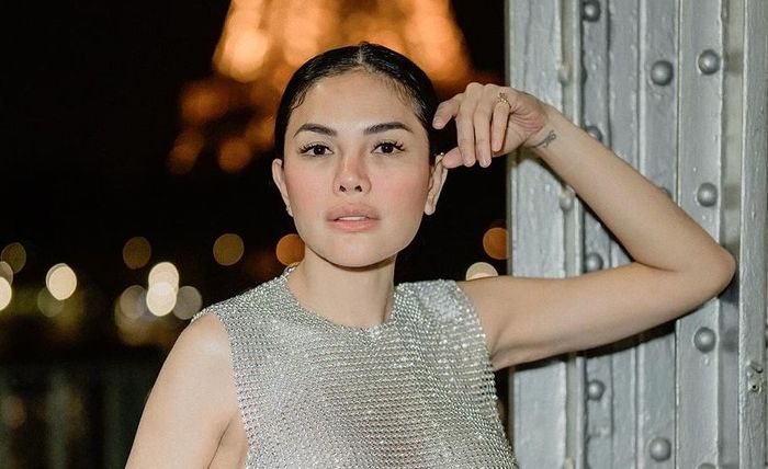 Intip gaya Nikita Mirzani di China!