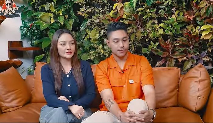 Siti Badriah dan Krisjiana Baharuddin