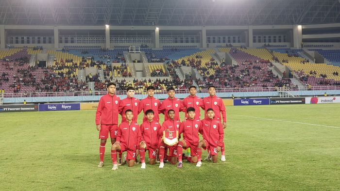 Skuad Timnas U-16 Indonesia melawan Singapura pada matchday pertama Grup A ASEAN Cup U-16 2024 di Stadion Manahan, Surakarta, Jumat (21/6/2024).