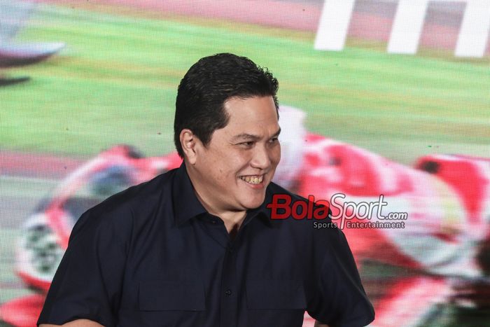 Ketua Umum PSSI, Erick Thohir saat ditemui awak media di Menara Danareksa, Gambir, Jakarta Pusat, Jumat (21/6/2024).