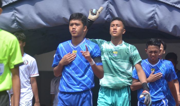 Pemain PERSIB U-20, Fitrah Maulana Ridwan dan M. Darel Valentino Erlangga. 