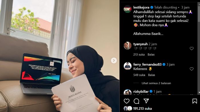 Lesti Kejora selesai seminar proposal skripsi