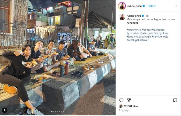 Ruben Onsu pamer tengah makan bersama rekan-rekan di saat Sarwendah sibuk operasi plastik di Korea.