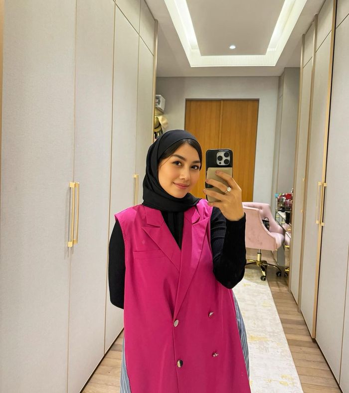 Potret terbaru Nisya Ahmad setelah tiba di tanah air selepas menjalankan ibadah Haji.