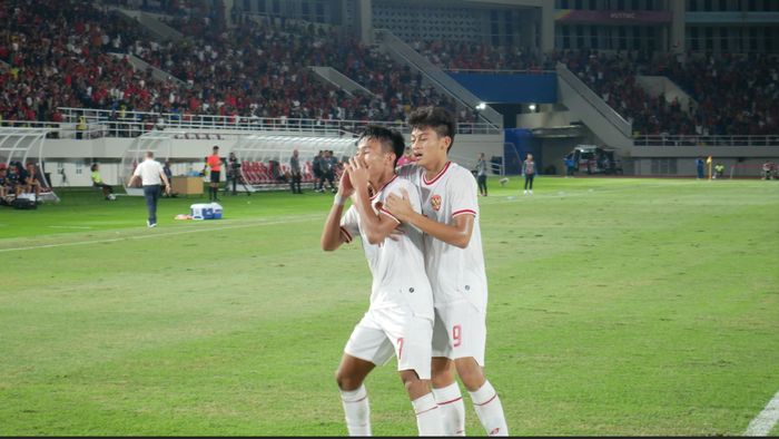 Pemain timnas U-16 Indonesia, Zahaby Gholy, melakukan selebrasi setelah mencetak gol ke gawang Australia, Senin (1/7/2024).
