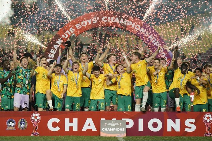 Selebrasi pemain Australia saat menjuarai ASEAN Cup U-16 2024 di Stadion Manahan, Solo pada Rabu (3/7/2024).