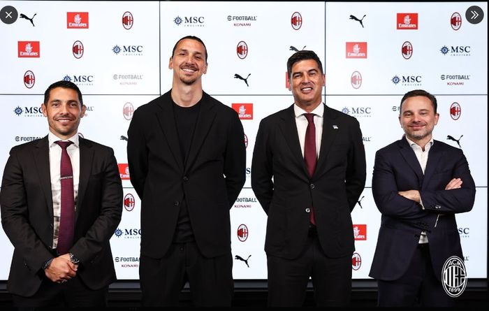 Paulo Fonseca (dua dari kanan) diperkenalkan sebagai pelatih baru AC Milan sambil ditemani Zlatan Ibrahimovic, Senin (8/7/2024).