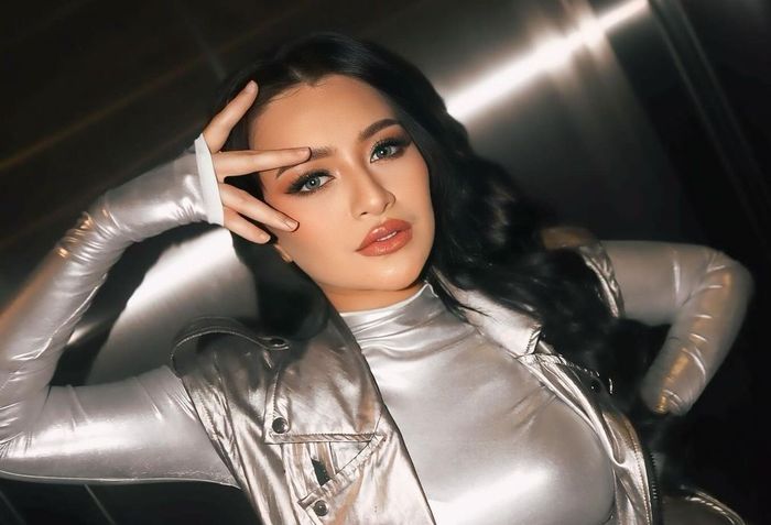 Tengok gaya modis Nathalie Holscher!