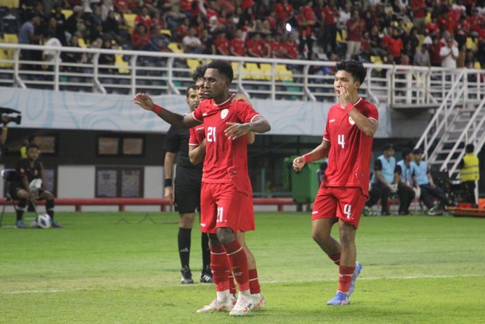 Selebrasi gol timnas U-19 Indonesia ke gawang Kamboja pada laga kedua grup A ASEAN Cup U-19 2024 di Stadion Gelora Bung Tomo, Surabaya, Sabtu (20/7/2024)