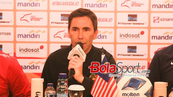 Pelatih Malaysia, Juan Torres Garrido dalam konferensi pers jelang semifinal ASEAN Cup U-19 2024, Jumat (26/7/2024).