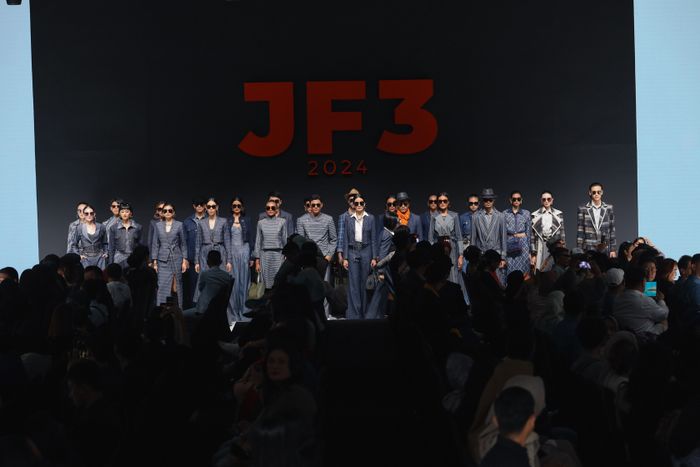 Poppy Dharsono kolaborasi dengan Damatex memiliki tema 'Personal Inspiration' di JF3 2024