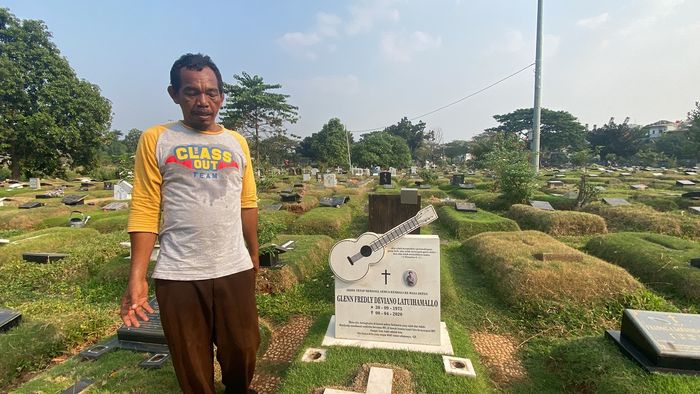 Makam Glenn Fredly di TPU Tanah Kusir, Jakarta Selatan, Selasa (30/7/2024).