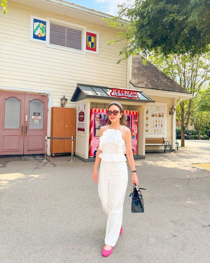 Gaya Shandy Aulia saat liburan di Seoul, Korea Selatan.