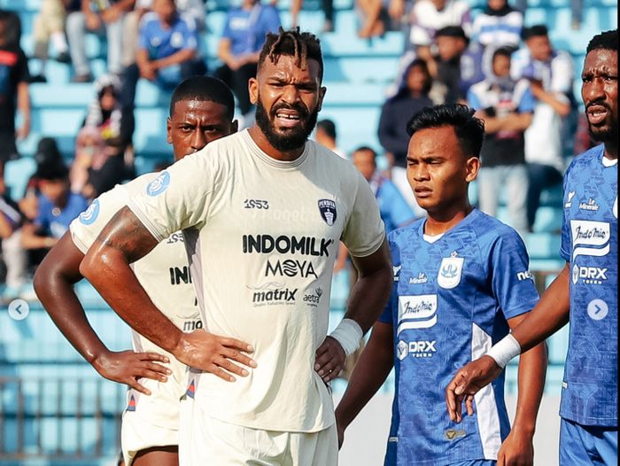 Suasana pertandingan PSIS Semarang Vs Persita Tangerang dalam laga perdana Liga 1 2024/2025 yang berlangsung di Stadion Moch. Soebroto, Magelang, Minggu (11/8/2024).