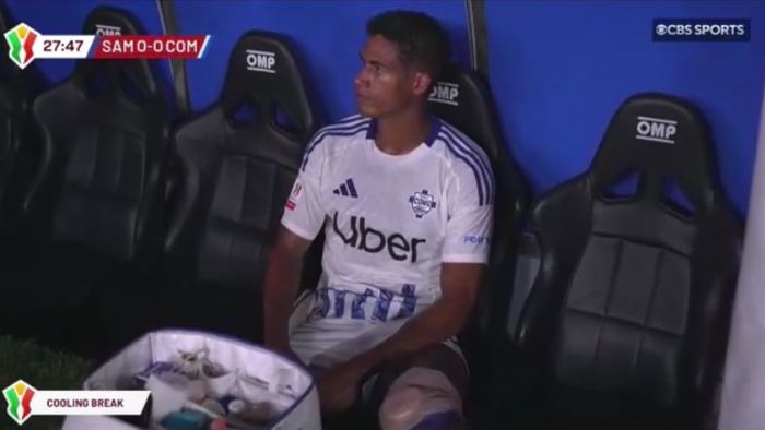 Raphael Varane menjalani debut antiklimaks bersama klub milik orang Indonesia, Como 1907, karena cedera di partai Coppa Italia versus Sampdoria (11/8/2024).